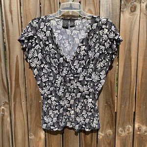 Suzy in the City Short Sleeve Top